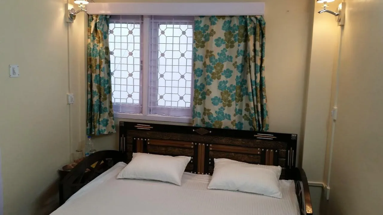 Flyer Exotica Bed & Breakfast Shimla 3*,